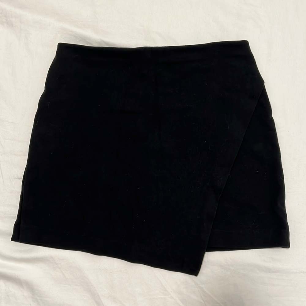 black skirt